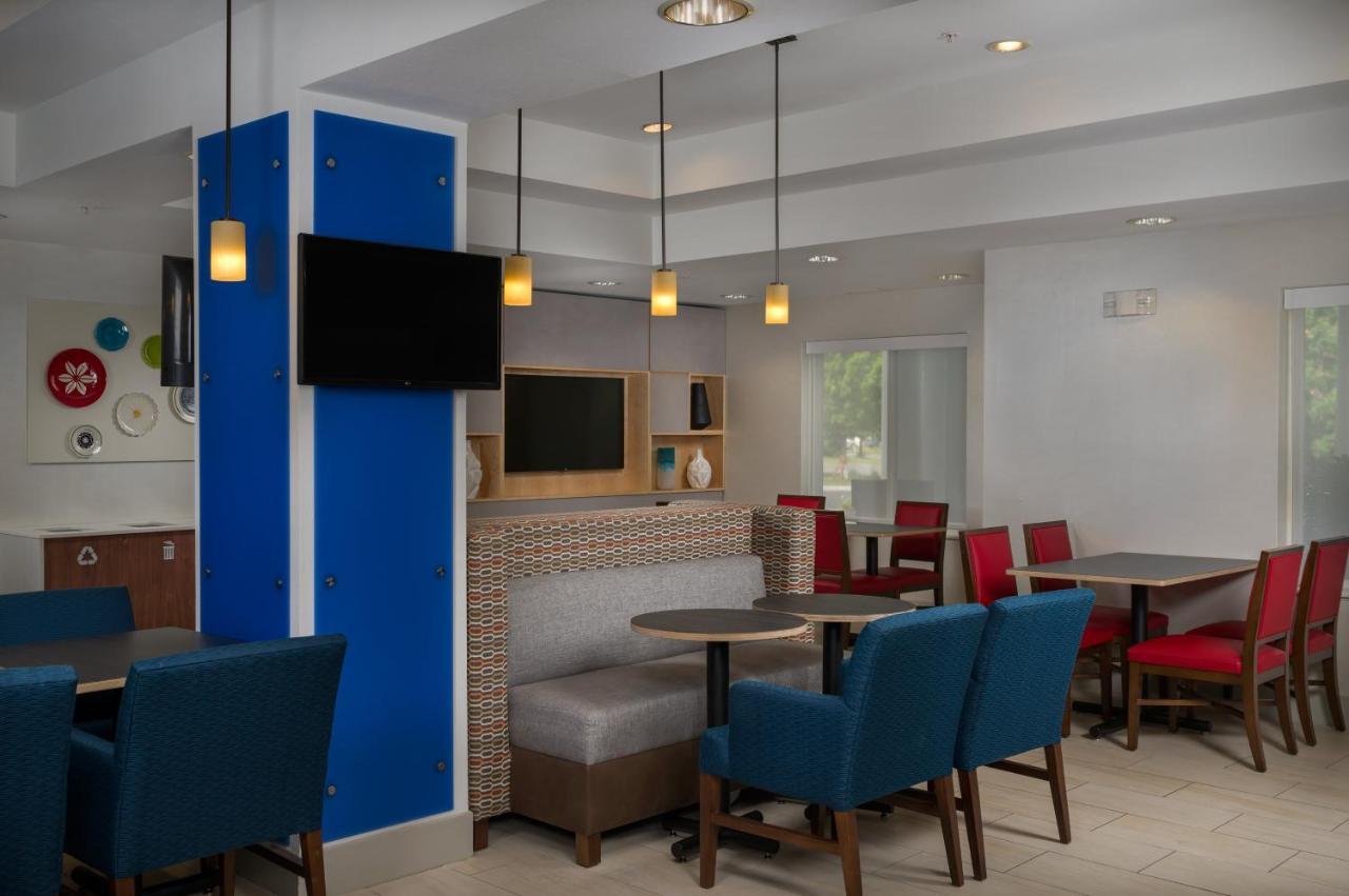 Holiday Inn Express Independence - Kansas City By Ihg Exteriör bild